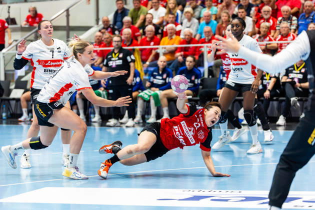 October 7, 2026, GER, Handball, Women, 2026–2027 Season, Alsco 1st Division, Matchday 5, Thüringer HC vs. HSG Blomberg Lippe, Maxi Muehlner (HSG Blomberg Lippe), Natsuki Aizawa (Thüringer HC), 23 99947 Bad Langensalza, Salza, Halle, Mehrz Sports Hall, Thuringia, Germany