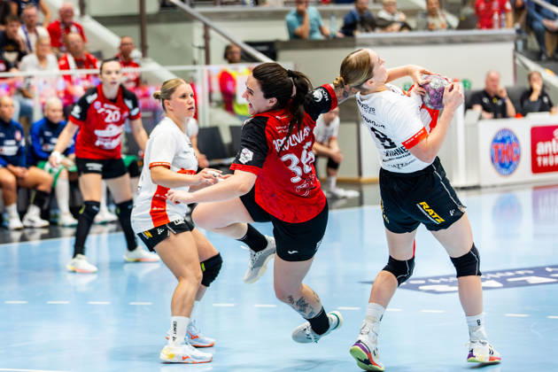 October 7, 2026, GER, Handball, Women, 2026–2027 Season, Alsco 1st Division, Matchday 5, Thüringer HC vs. HSG Blomberg Lippe, Marcela Arounian (Thüringer HC, 36), Nieke Kuehne (HSG Blomberg Lippe), 99947 Bad Langensalza, Salza, Halle, Mehrz Sports Hall, Thuringia, Germany