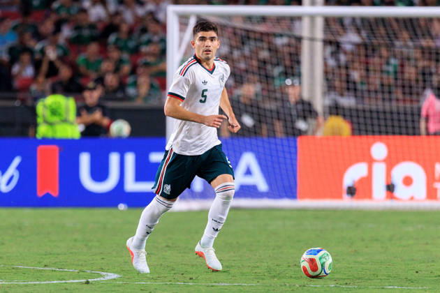 October 6, 2026, Los Angeles, California, USA: Johan Vasquez 5 of Mexico during an International Friendly, Länderspiel, Nationalmannschaft match against Chile at Los Angeles Memorial Coliseum on Tuesday, October 6, 2026, in Los Angeles, California. Mexico loses to Chile, 0-2. JAVIER ROJAS PI Los Angeles USA - ZUMAp124 20261006_zaa_p124_176 Copyright: xJavierxRojasx