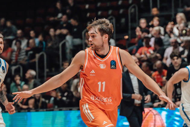 Game Day 2 of the Basketball Eurocup: Niners Chemnitz vs. Klaipedos Neptunas, October 7, 2026, starting at 7:00 p.m., Chemnitz, Chemnitz Arena. Pictured: No. 11 Elias Rödl, 88 Lukas Kreismontas, Matchday 2 of the Basketball Eurocup: Niners Chemnitz vs. Klaipedos Neptunas, Chemnitz, Saxony, Germany Copyright: xEHLxMedia MichelxKöhlerx 20262709-Niners-Chemnitz-Klaipeda-Neptunas-012