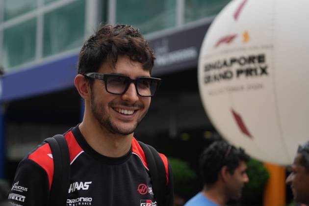 October 8, 2026, Singapore, Singapore: Esteban Ocon (FRA) (TGR Haas F1 Team) in the paddock of the Formula 1 Singapore Grand Prix 2026 at the Marina Bay Street Circuit. F1 2026: (Paddock) Singapore Grand Prix In Singapore, Singapore - 08 Oct 2026  - ZUMAs197 20261008_aaa_s197_004 Copyright: xLucaxMartinix