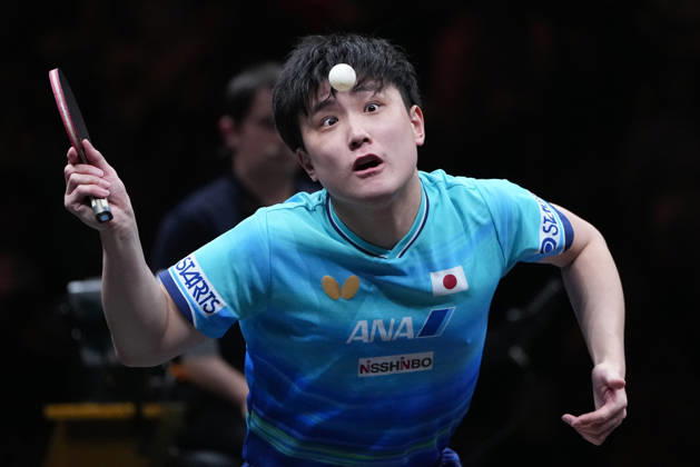 (261008) -- BEIJING, Oct. 8, 2026 -- Harimoto Tomokazu of Japan serves during the men s singles round of 16 match between Zhou Qihao of China and Harimoto Tomokazu of Japan at 2026 World Table tennis, Tischtennis (WTT) China Smash in Beijing, China, Oct. 8, 2026. ) (SP)CHINA-BEIJING-TABLE TENNIS-WTT-CHINA SMASH-MEN S SINGLES (CN) JuxHuanzong