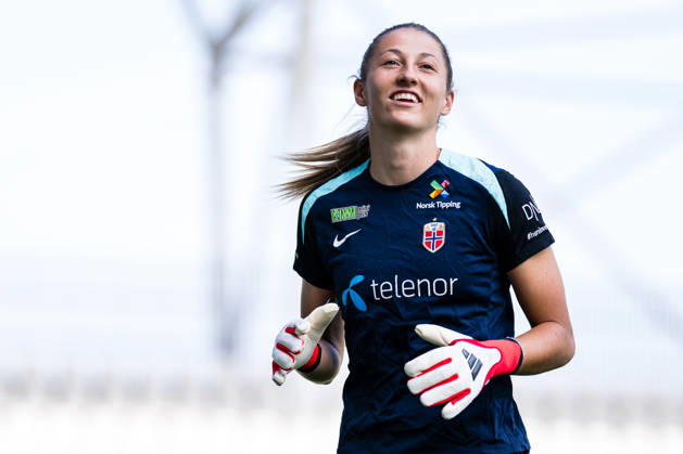 October 8, 2010: Goalkeeper Cecilie Haustaker Fiskerstrand of the Norwegian women’s national soccer team during a training session on October 8, 2026 in Bucharest. Photo by Marius Simensen, BILDBYRAN. Cop 238 bbeng women s FIFA Women s World Cup qualifier soccer football Norway practice training  Copyright: MARIUSxSIMENSEN BB261008BB170