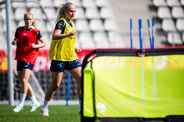 October 8, 2010: Cathinka Tandberg of the Norwegian women’s national soccer team during a training session on October 8, 2026 in Bucharest. Photo by Marius Simensen, BILDBYRAN. Cop 238 bbeng women s FIFA Women s World Cup qualifier soccer football Norway practice training Copyright: MARIUSxSIMENSEN BB261008BB175