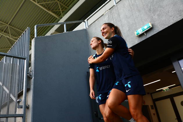 The women s national soccer team is preparing for the World Cup qualifier in Bucharest, Romania, October 8, 2026. Lisa Fjeldstad Naalsund and Vilde Boe Risa during a training session at Stadionul Arcul de Triumf, for the World Cup qualifying match against Romania. Photo: Nikola Krstic, NTB Romania, Bucharest. EDITORIAL USE ONLY. RESTRICTED USE FOR BETTING COMPANIES Copyright: xNikolaxKrsticx xNTBx