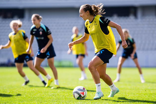 October 8, 2026: Marit Bratberg Lund of the Norwegian women’s national soccer team during a training session on October 8, 2026 in Bucharest. Photo by Marius Simensen, BILDBYRAN. Cop 238 bbeng women FIFA Women’s World Cup qualifier soccer football Norway practice training  Copyright: MARIUSxSIMENSEN BB261008BB209