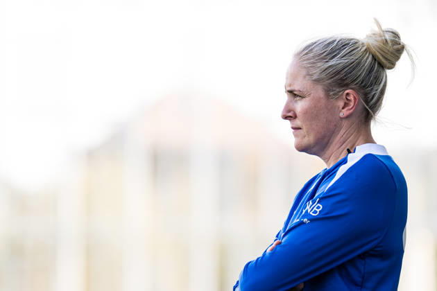 October 8, 2026: Head coach Gemma Grainger of the Norwegian women’s national soccer team during a training session on October 8, 2026 in Bucharest. Photo by Marius Simensen. BILDBYRAN Cop 238 bbeng women FIFA Women’s World Cup qualifier soccer football Norway practice training  Copyright: MARIUSxSIMENSEN BB261008BB228