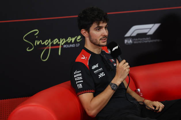 F1 Singapore Grand Prix 2026 Previews Esteban Ocon of Haas during the press conference, PK, Pressekonferenz ahead of the Formula 1 Singapore Grand Prix at Marina Bay Street Circuit in Singapore on October 8, 2026. Singapore Singapore  Copyright: xJakubxPorzyckix originalFilename:porzycki-f1singap261008_npzkR