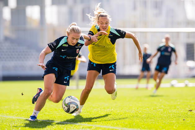 261008 Thea Bjelde of the Norwegian women’s national soccer team during a training session on October 8, 2026 in Bucharest. Photo by Marius Simensen, BILDBYRAN. Cop 238 bbeng women FIFA Women’s World Cup qualifier soccer football Norway practice training  Copyright: MARIUSxSIMENSEN BB261008BB236