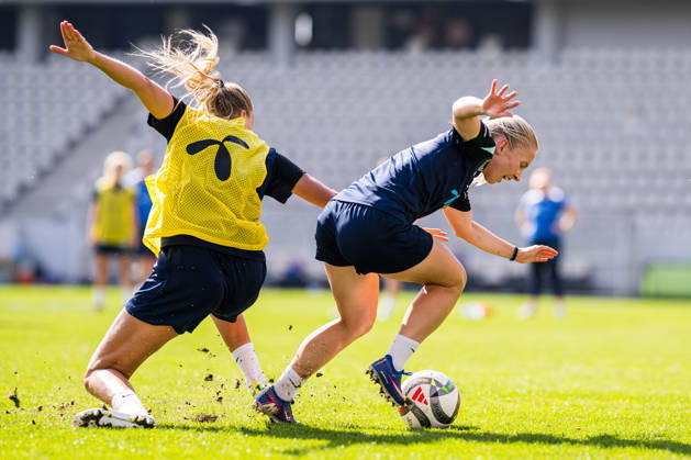 261008 Thea Bjelde of the Norwegian women’s national soccer team during a training session on October 8, 2026 in Bucharest. Photo by Marius Simensen, BILDBYRAN. Cop 238 bbeng women FIFA Women’s World Cup qualifier soccer football Norway practice training  Copyright: MARIUSxSIMENSEN BB261008BB237