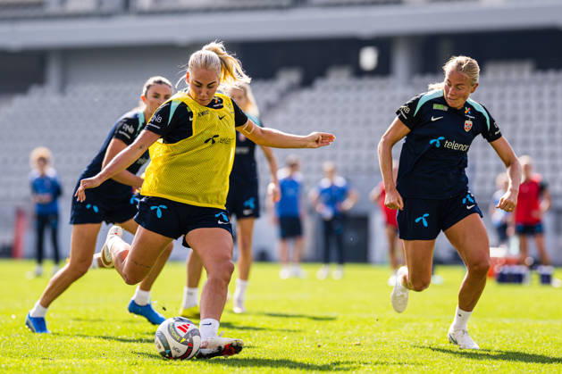October 8, 2010: Cathinka Tandberg of the Norwegian women’s national soccer team during a training session on October 8, 2026 in Bucharest. Photo by Marius Simensen, BILDBYRAN. Cop 238 bbeng women FIFA Women’s World Cup qualifier soccer football Norway practice training Copyright: MARIUSxSIMENSEN BB261008BB241