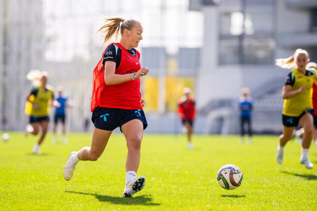 October 8, 2010: Frida Maanum of the Norwegian women’s national soccer team during a training session on October 8, 2026 in Bucharest. Photo by Marius Simensen, BILDBYRAN. Cop 238 bbeng women FIFA Women’s World Cup qualifier soccer football Norway practice training  Copyright: MARIUSxSIMENSEN BB261008BB245