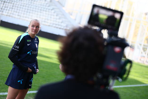 Women s National Soccer Team Prepares for World Cup Qualifiers Bucharest, Romania, October 8, 2026 Lisa Fjeldstad Naalsund and Frida Maanum during a training session at Stadionul Arcul de Triumf, before the World Cup qualifier against Romania. Photo by Nikola Krstic, NTB Romania, Bucharest. EDITORIAL USE ONLY. RESTRICTED USE FOR BETTING COMPANIES. Copyright: xNikolaxKrsticx xNTBx