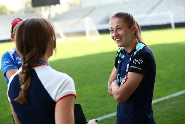 Women s National Soccer Team Prepares for World Cup Qualifiers Bucharest, Romania, October 8, 2026 Lisa Fjeldstad Naalsund and Frida Maanum during a training session at Stadionul Arcul de Triumf, before the World Cup qualifier against Romania. Photo by Nikola Krstic, NTB Romania, Bucharest. EDITORIAL USE ONLY. RESTRICTED USE FOR BETTING COMPANIES. Copyright: xNikolaxKrsticx xNTBx