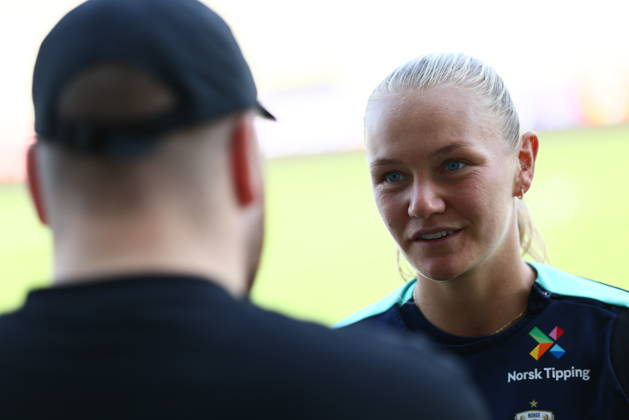 Women s National Soccer Team Prepares for World Cup Qualifiers Bucharest, Romania, October 8, 2026 Lisa Fjeldstad Naalsund and Frida Maanum during a training session at Stadionul Arcul de Triumf, before the World Cup qualifier against Romania. Photo by Nikola Krstic, NTB Romania, Bucharest. EDITORIAL USE ONLY. RESTRICTED USE FOR BETTING COMPANIES. Copyright: xNikolaxKrsticx xNTBx