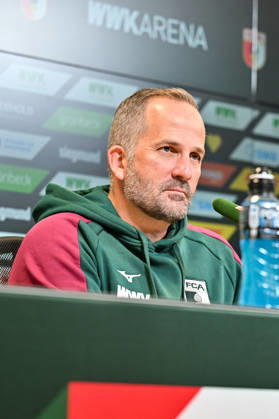 FC Augsburg Press Conference, October 8, 2026 Copyright: xBEAUTIFULxSPORTS Goldbergx