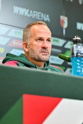FC Augsburg Press Conference, October 8, 2026 Copyright: xBEAUTIFULxSPORTS Goldbergx