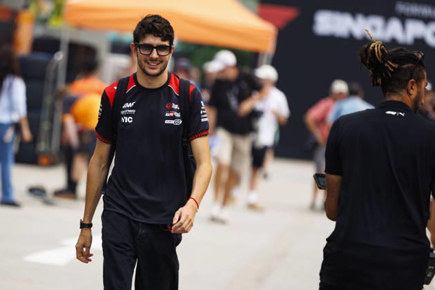 RECORD DATE NOT STATED 8th October 2026; Marina Bay, Singapore; Formula 1, Singapore Grand Prix, Arrival Day; Esteban Ocon (31) of France and TGR Haas F1 Team arriving at the Singapore Grand Prix StephenxBlackberry