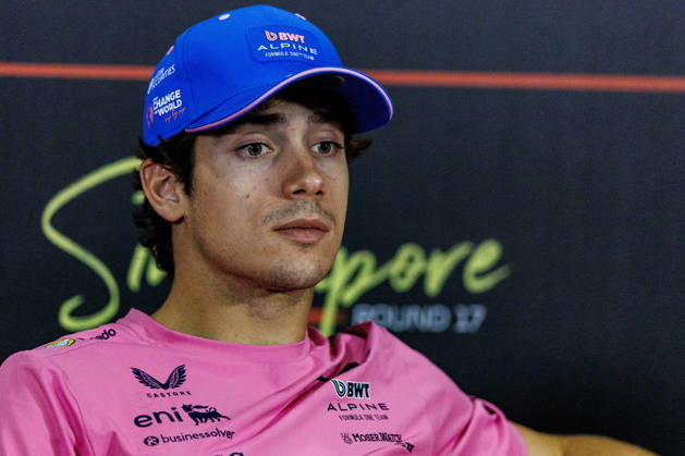 RECORD DATE NOT STATED 8th October 2026; Marina Bay, Singapore; Formula 1, Singapore Grand Prix, Arrival Day; Franco Colapinto (43) of Argentina and BWT Alpine Formula One Team during the press conference, PK, Pressekonferenz at the Singapore Grand Prix StephenxBlackberry