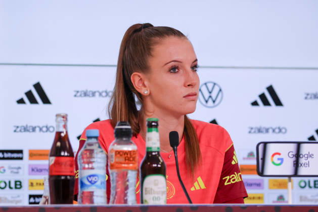 Karlsruhe, Germany, October 8, 2026 German Women s National Soccer Team Post-Match Press Conference: Friendly Match Germany vs. Australia Pictured: Goalkeeper Ena Mahmutovic of Germany at the post-match press conference in Karlsruhe Copyright: HMBxMedia MadeleinexFantini