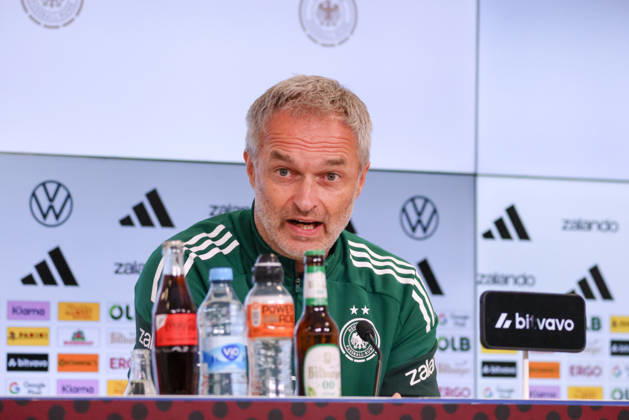 Karlsruhe, Germany, October 8, 2026 German Women s National Soccer Team Post-Match Press Conference: Friendly Match Germany vs. Australia Pictured: National Team Coach Christian Wück (Wueck) of Germany at the post-match press conference in Karlsruhe Copyright: HMBxMedia MadeleinexFantini