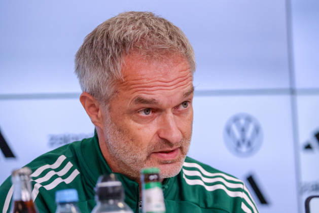 Karlsruhe, Germany, October 8, 2026 German Women s National Soccer Team Post-Match Press Conference: Friendly Match Germany vs. Australia Pictured: National Team Coach Christian Wück (Wueck) of Germany at the post-match press conference in Karlsruhe Copyright: HMBxMedia MadeleinexFantini