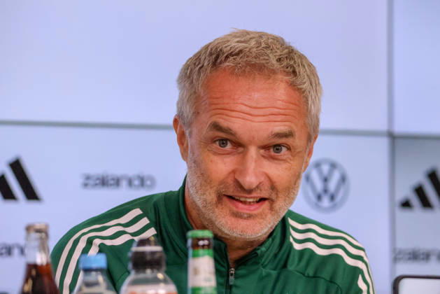 Karlsruhe, Germany, October 8, 2026 German Women s National Soccer Team Post-Match Press Conference: Friendly Match Germany vs. Australia Pictured: National Team Coach Christian Wück (Wueck) of Germany at the post-match press conference in Karlsruhe Copyright: HMBxMedia MadeleinexFantini