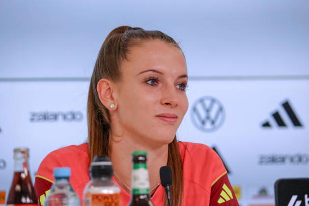 Karlsruhe, Germany, October 8, 2026 German Women s National Soccer Team Post-Match Press Conference: Friendly Match Germany vs. Australia Pictured: Goalkeeper Ena Mahmutovic of Germany at the post-match press conference in Karlsruhe Copyright: HMBxMedia MadeleinexFantini