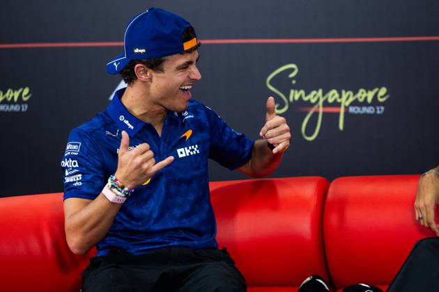NORRIS Lando (GBR), McLaren F1 Team MCL40, portrait, F1 GP 17 Singapore 2026, F1 GP 17 Singapore 2026, NORRIS Lando (GBR), McLaren F1 Team MCL40, portrait, pre-event press conference during the 2026 Formula 1 Singapore Grand Prix, the 17th round of the 2026 Formula One World Championship from October 9 to 11, 2026 on the Marina Bay Street Circuit in Singapore, Singapore. Photo by Julien Delfosse, DPPI Singapore