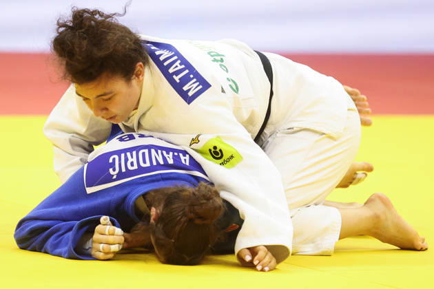 AZERBAIJAN, BAKU - OCTOBER 8, 2026: Madina Taimazova (top) of Russia and Aleksandra Andric of Serbia compete in their -70 kg bout as part of the 2026 World Judo Championships at the National Gymnastics Arena. Mikhail Sinitsyn TASS  98954769