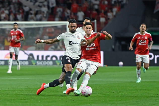 RECORD DATE NOT STATED 7th October 2026; Beira-Rio Stadium, Porto Alegre, Brazil; Brazilian Serie A Football, Internacional versus Corinthians; Rodrigo Villagra of Internacional battles for possession ball with Raniele of Corinthians MaxxPeixoto DiaEsportivo