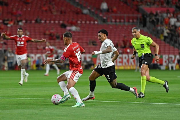 RECORD DATE NOT STATED 7th October 2026; Beira-Rio Stadium, Porto Alegre, Brazil; Brazilian Serie A Football, Internacional versus Corinthians; Alan Patrick of Internacional battles for possession ball with Matheuzinho of Corinthians MaxxPeixoto DiaEsportivo