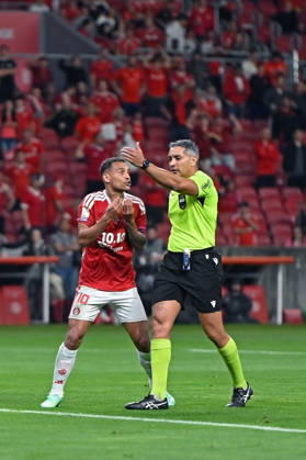 RECORD DATE NOT STATED 7th October 2026; Beira-Rio Stadium, Porto Alegre, Brazil; Brazilian Serie A Football, Internacional versus Corinthians; Alan Patrick of Internacional complains to the referee Felipe Fernandes de Lima MaxxPeixoto DiaEsportivo