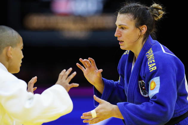 AZERBAIJAN, BAKU - OCTOBER 8, 2026: Michaela Polleres (R) of Austria and Ai Tsunoda Roustant of Spain compete in their -70 kg bout as part of the 2026 World Judo Championships at the National Gymnastics Arena. Mikhail Sinitsyn TASS  98957459