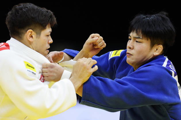 AZERBAIJAN, BAKU - OCTOBER 8, 2026: Sanshiro Murao (L) of Japan and Goki Tajima of Japan compete in their -90 kg bout as part of the 2026 World Judo Championships at the National Gymnastics Arena. Mikhail Sinitsyn TASS  98959046
