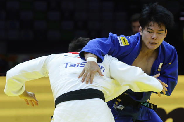 AZERBAIJAN, BAKU - OCTOBER 8, 2026: Sanshiro Murao (L) of Japan and Goki Tajima of Japan compete in their -90 kg bout as part of the 2026 World Judo Championships at the National Gymnastics Arena. Mikhail Sinitsyn TASS  98959051