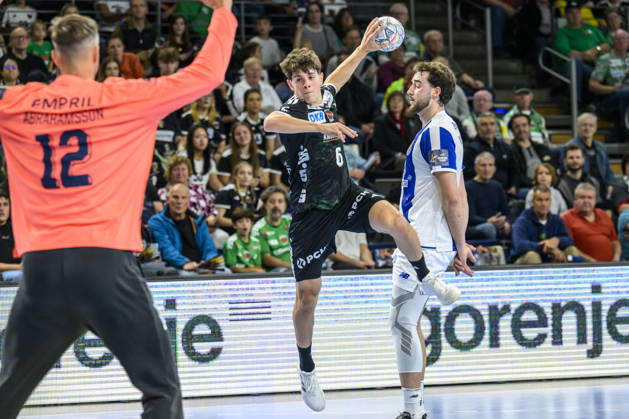 Pictured from left: Leo Prantner, Füchse Berlin, 06, GER, Berlin, handball, Füchse Berlin vs. FC Porto, EHF Champions League, Matchday 3 of Group A, at the Max Schmeling Halle, Am Falkplatz 1, October 8, 2026, Copyright: HMBxMedia UwexKoch