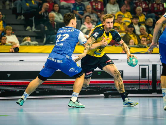 October 8, 2026, xwppx, Opel HBL Handball, Rhein-Neckar Löwen vs. ThSV Eisenach; from left: Felix Aellen (ThSV Eisenach), Edwin Aspenbäck (Rhein-Neckar Löwen)