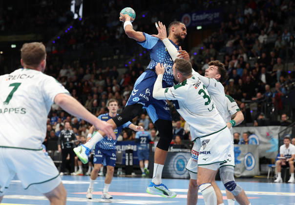 October 8, 2026, Stuttgart, Germany: Handball – TVB Stuttgart vs. HSG Wetzlar; from left: Philipp Ahouansou (TVB), Nikolaj Laeso, Marti Soler (Wetzlar)