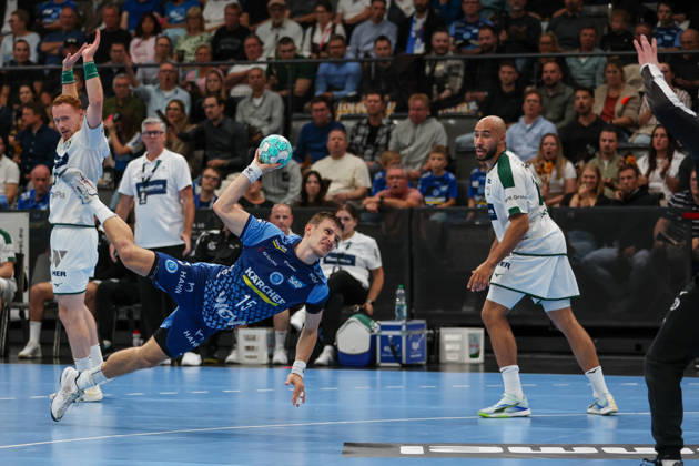 Simone Mengon, TVB Stuttgart, 15 on the shot (GER), TVB Stuttgart vs. HSG Wetzlar, Handball, Opel Handball Bundesliga, Matchday 8, 2026–2027 season, October 8, 2026, GER, TVB Stuttgart vs. HSG Wetzlar, Handball, Opel Handball Bundesliga, Matchday 8, 2026–2027 season, October 8, 2026, Stuttgart Copyright: xEibner-Pressefoto SoerenxHerwegx EP_SHG