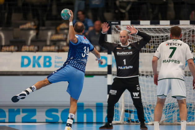 Kai Haefner, TVB Stuttgart, 34, taking a seven-meter throw (GER), TVB Stuttgart vs. HSG Wetzlar, Handball, Opel Handball Bundesliga, Matchday 8, 2026–2027 season, October 8, 2026 GER, TVB Stuttgart vs. HSG Wetzlar, Handball, Opel Handball Bundesliga, Matchday 8, 2026–2027 season, October 8, 2026 Stuttgart Copyright: xEibner-Pressefoto SoerenxHerwegx EP_SHG