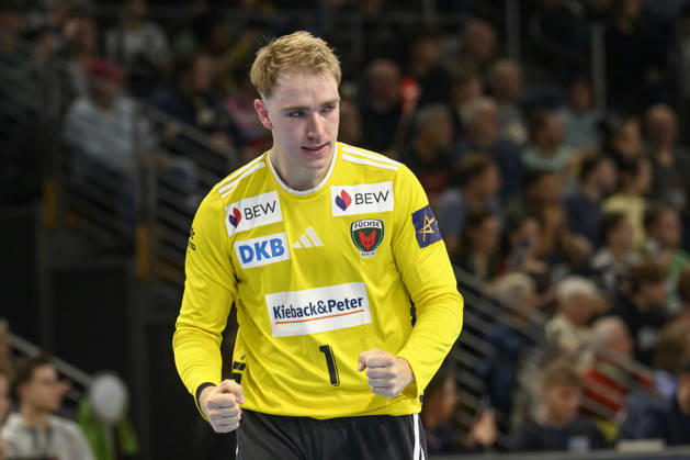 In the photo, from left: Lasse Ludwig, Füchse Berlin, 01, goal, score, celebration, goal celebration, joy, excitement, celebrating, GER, Berlin, handball, Füchse Berlin vs. FC Porto, EHF Champions League, Matchday 3 of Group A, at the Max Schmeling Halle, Am Falkplatz 1, October 8, 2026, Copyright: HMBxMedia UwexKoch