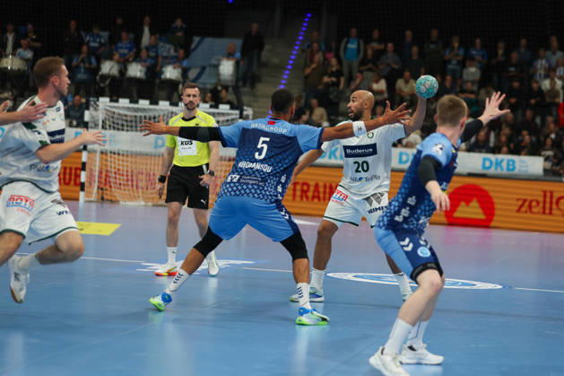 Cyrill Akakpo, HSG Wetzlar, 20 GER, TVB Stuttgart vs. HSG Wetzlar, Handball, Opel Handball Bundesliga, Matchday 8, 2026–2027 Season, October 8, 2026 GER, TVB Stuttgart vs. HSG Wetzlar, Handball, Opel Handball Bundesliga, Matchday 8, 2026–2027 season, October 8, 2026 Stuttgart Copyright: xEibner-Pressefoto SoerenxHerwegx EP_SHG