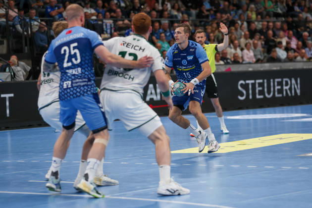 Simone Mengon TVB Stuttgart, 15 GER, TVB Stuttgart vs. HSG Wetzlar, Handball, Opel Handball Bundesliga, Matchday 8, 2026–2027 Season, October 8, 2026 GER, TVB Stuttgart vs. HSG Wetzlar, Handball, Opel Handball Bundesliga, Matchday 8, 2026–2027 season, October 8, 2026 Stuttgart Copyright: xEibner-Pressefoto SoerenxHerwegx EP_SHG
