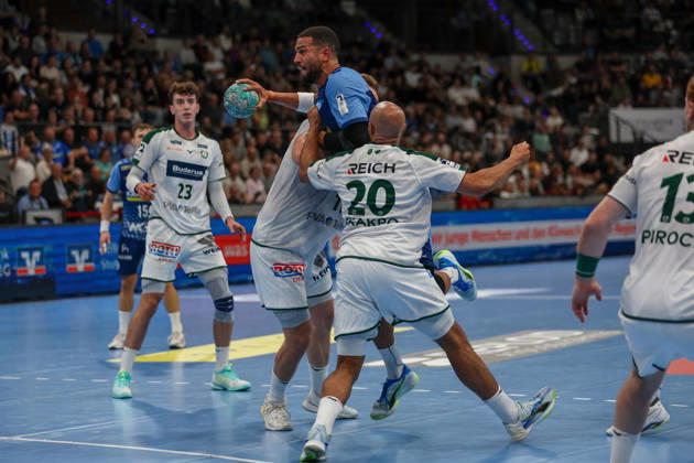 Philipp Ahouansou, TVB Stuttgart, 5 on the shot (GER), TVB Stuttgart vs. HSG Wetzlar, Handball, Opel Handball Bundesliga, Matchday 8, 2026–2027 season, October 8, 2026, GER, TVB Stuttgart vs. HSG Wetzlar, Handball, Opel Handball Bundesliga, Matchday 8, 2026–2027 season, October 8, 2026, Stuttgart Copyright: xEibner-Pressefoto SoerenxHerwegx EP_SHG