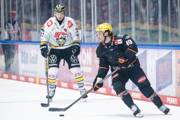 Michael Joyaux Loewen Frankfurt, 49 GER, Loewen Frankfurt vs. Krefeld Pinguine, Ice Hockey, PENNY DEL, Matchday 7, 2026–2027 Season, October 8, 2026 GER, Loewen Frankfurt vs. Krefeld Pinguine, Ice Hockey, PENNY DEL, Matchday 7, 2026–2027 Season, October 8, 2026 Frankfurt am Main Copyright: xEibner-Pressefoto AttilaxZigax EP_AZA