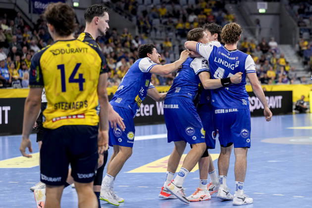 ThSV Eisenach players, cheering, celebrate, celebration, joy, happy, confident, optimistic, positive, game scene, October 8, 2026, Mannheim, Germany, handball, Bundesliga, Rhein-Neckar Löwen, ThSV Eisenach xozx