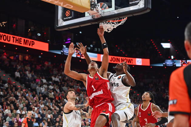 Oscar DA SILVA FCB, Action, One-on-One Against Allou DIARRA, Bologna Basketball EuroLeague, 2026–2027 Season, FC Bayern Munich vs. Virtus Bologna on October 8, 2026, S A P G A R D EN