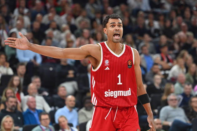 Oscar DA SILVA FCB, gestures, giving instructions, action, single frame, cropped single subject, half-length portrait, Basketball EuroLeague, 2026–2027 season, FC Bayern Munich vs. Virtus Bologna on October 8, 2026, SAPGARDEN