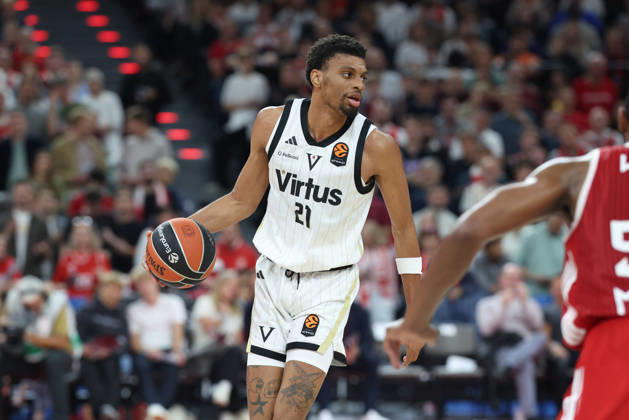 Derrick Alston Jr. of Virtus Bologna, 21, with the ball, GER, FC Bayern Basketball vs. Virtus Bologna, basketball, EuroLeague, Matchday 4, 2026–2027 season, October 8, 2026, GER, FC Bayern Basketball vs. Virtus Bologna, Basketball, EuroLeague, Matchday 4, 2026–2027 season, October 8, 2026, Munich Copyright: xEibner-Pressefoto JennixMaulx EP_JML